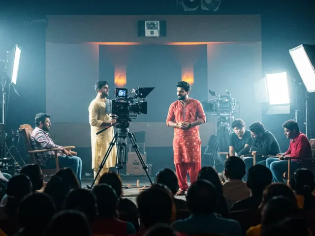 તમારું Local Brand બનાવો State-level Superhit – Movie Marketing દ્વારા એક નવી ઊંચાઈ
